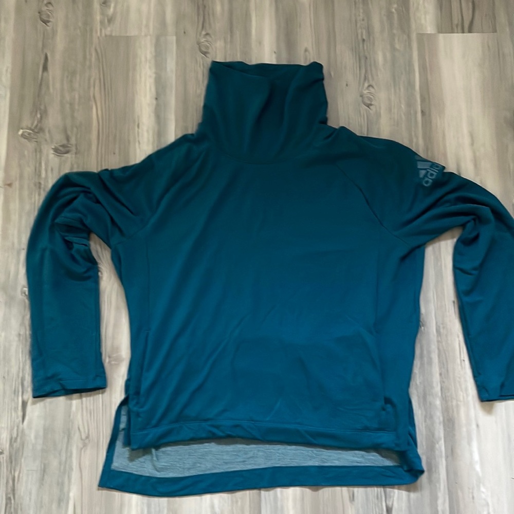 Adidas turtleneck, XL